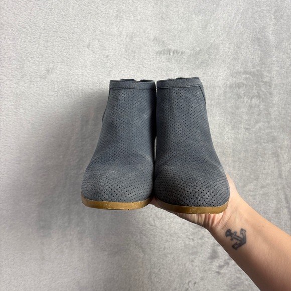 ✨ 2/$35 Call It Spring Perforated Ankle Boots Booties Blue Block Heel Size 6.5 - Picture 4 of 8